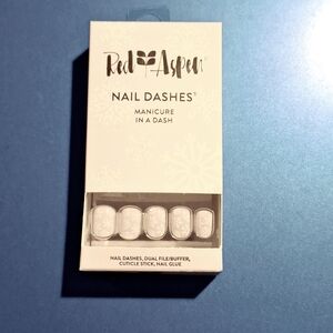 Red Aspen press on nail